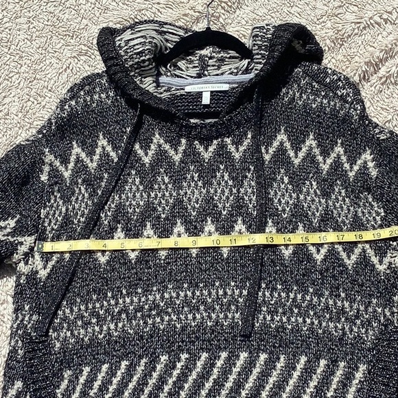 Victoria’s Secret Hoodie Sweater With Pockets - Picture 8 of 10